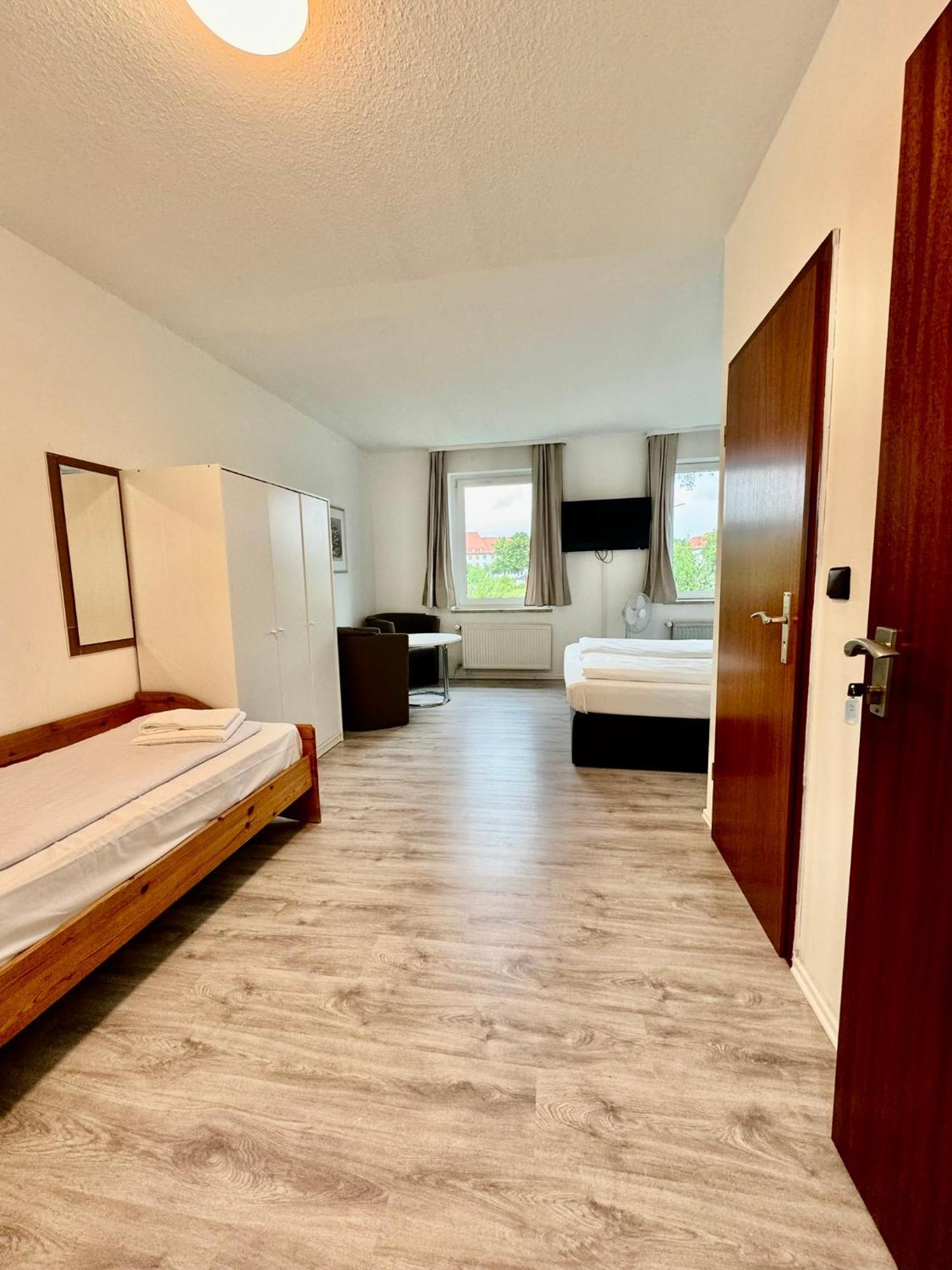 Hotel Zum Ruecking Northeim Buitenkant foto