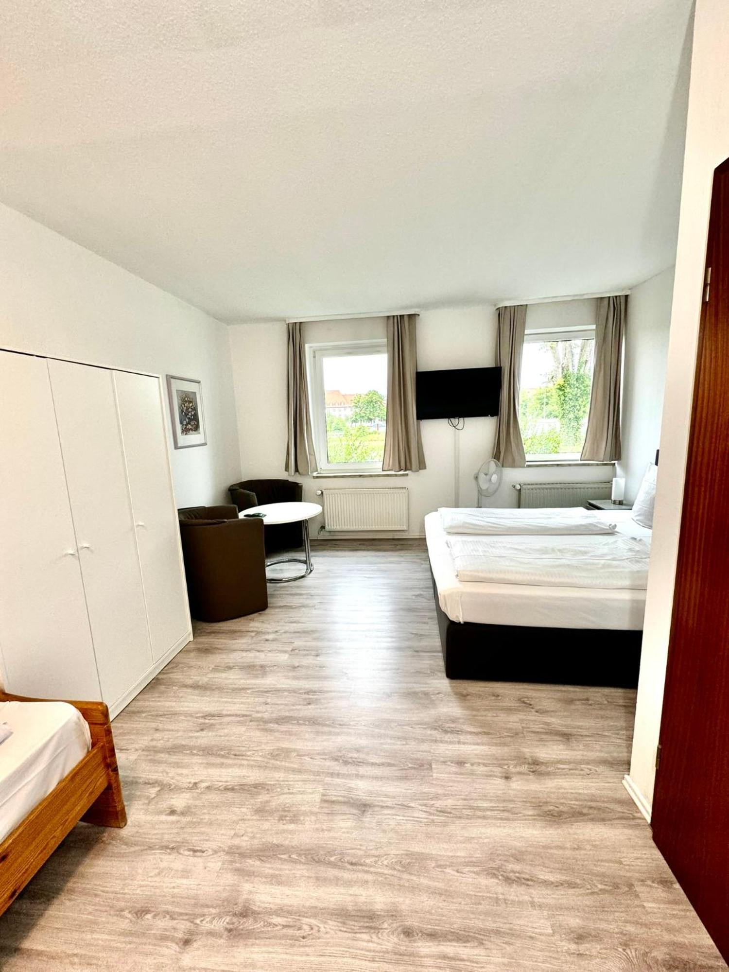 Hotel Zum Ruecking Northeim Buitenkant foto