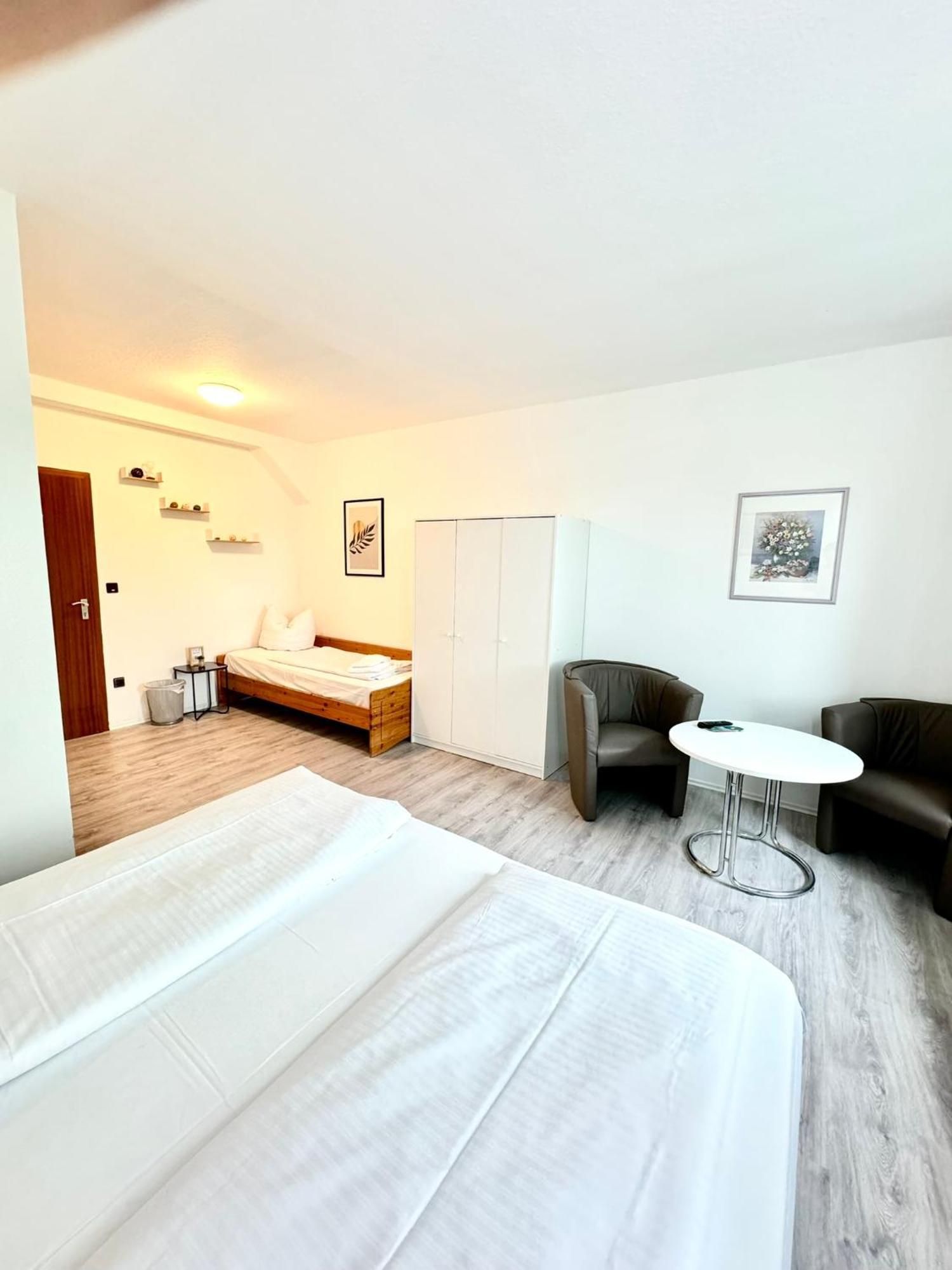 Hotel Zum Ruecking Northeim Buitenkant foto