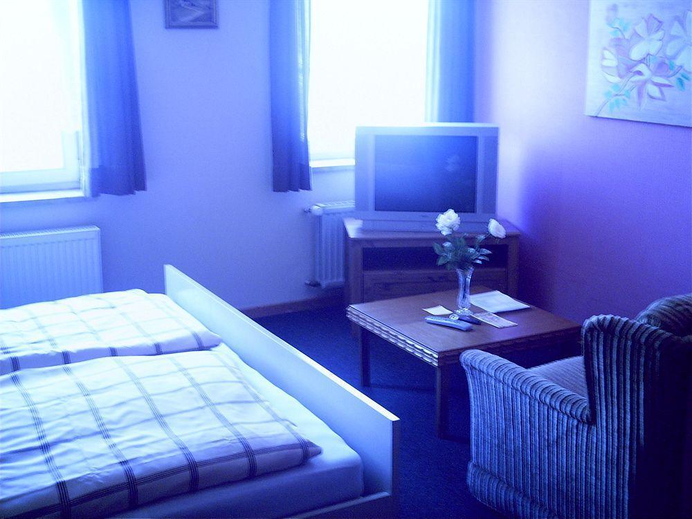 Hotel Zum Ruecking Northeim Buitenkant foto
