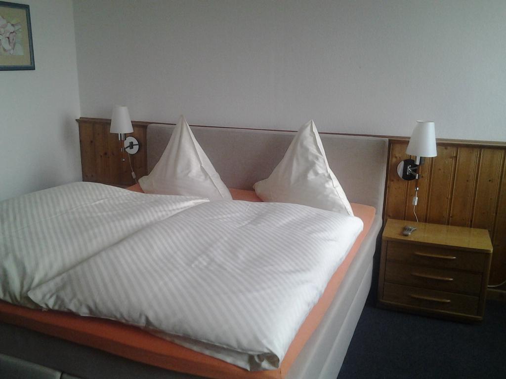 Hotel Zum Ruecking Northeim Buitenkant foto