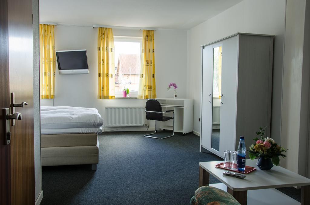 Hotel Zum Ruecking Northeim Buitenkant foto