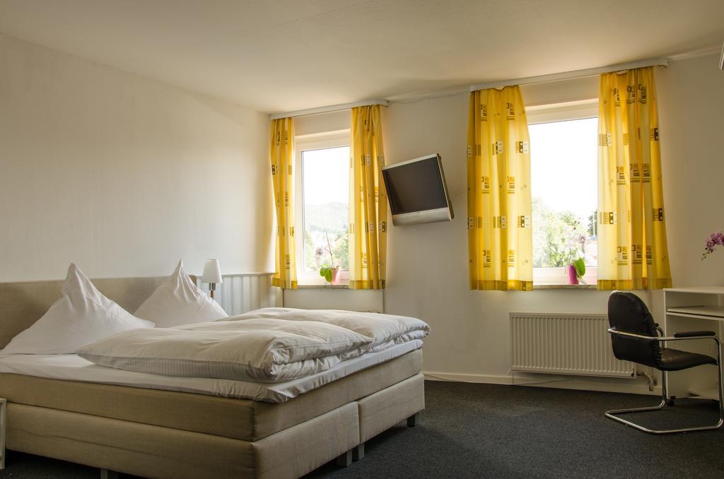 Hotel Zum Ruecking Northeim Buitenkant foto